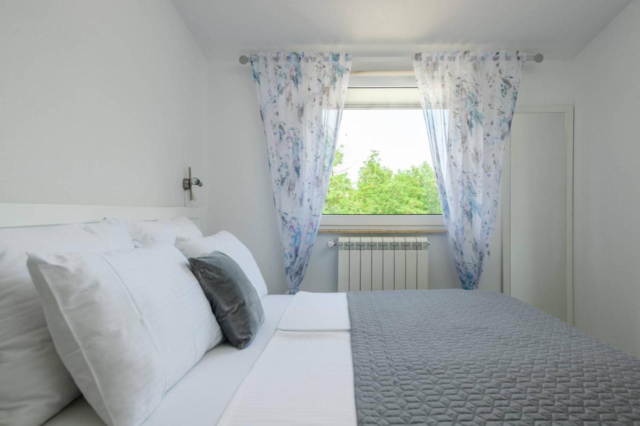 Apartments Somi Porec Exterior photo