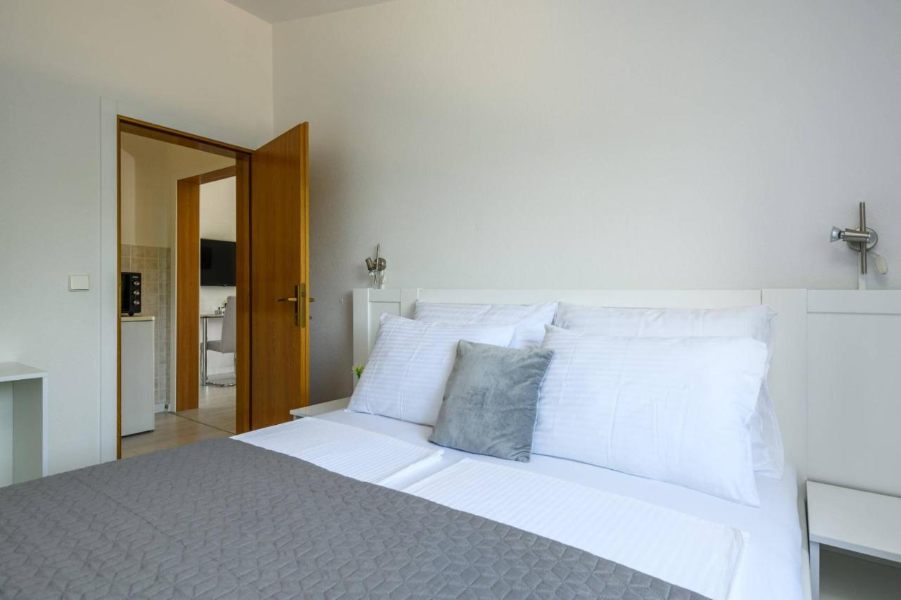Apartments Somi Porec Exterior photo