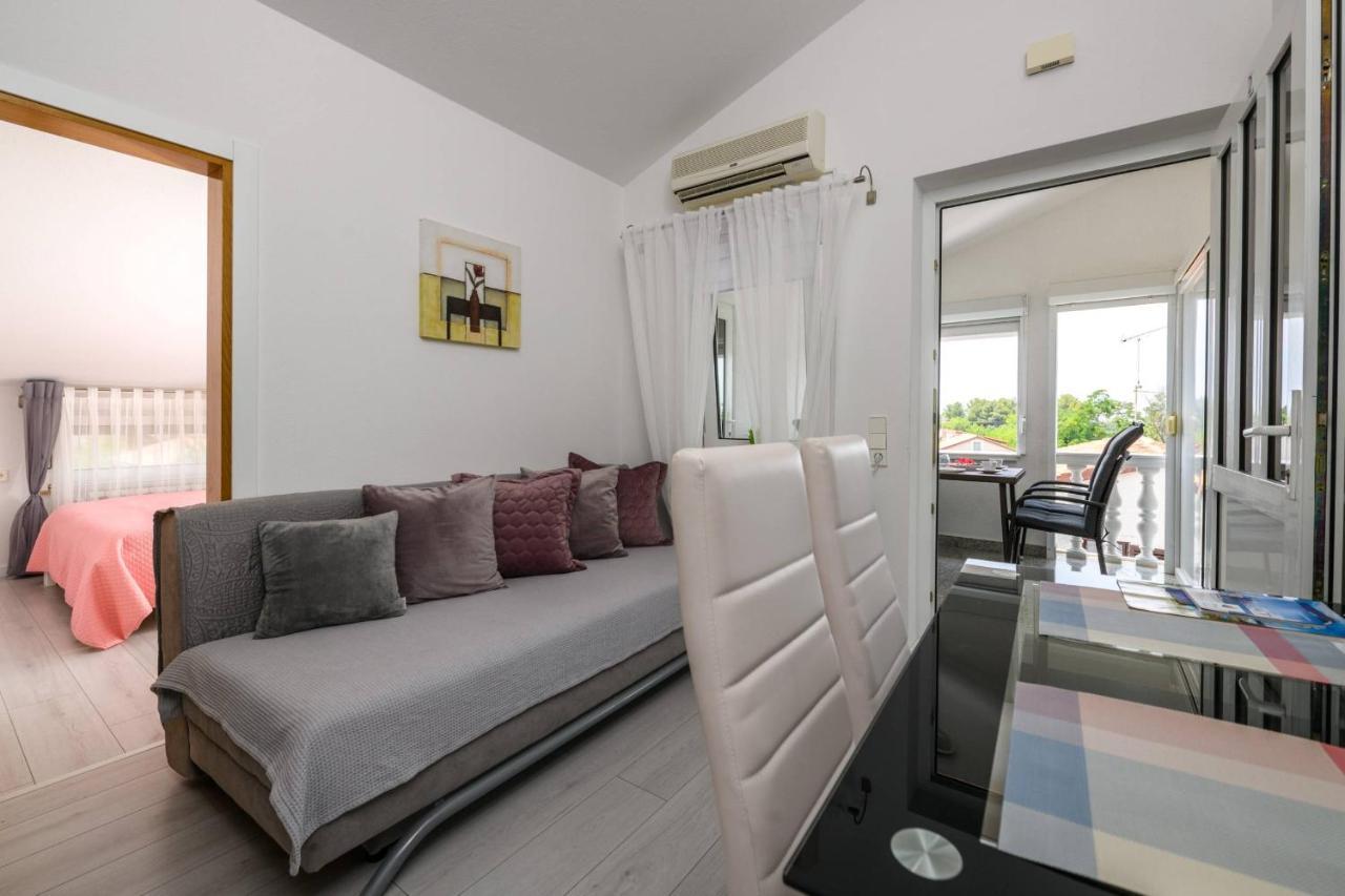 Apartments Somi Porec Exterior photo